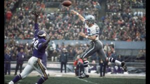 Photo: Roger Staubach - Cowboys vs Vikings, 1975 Playoff